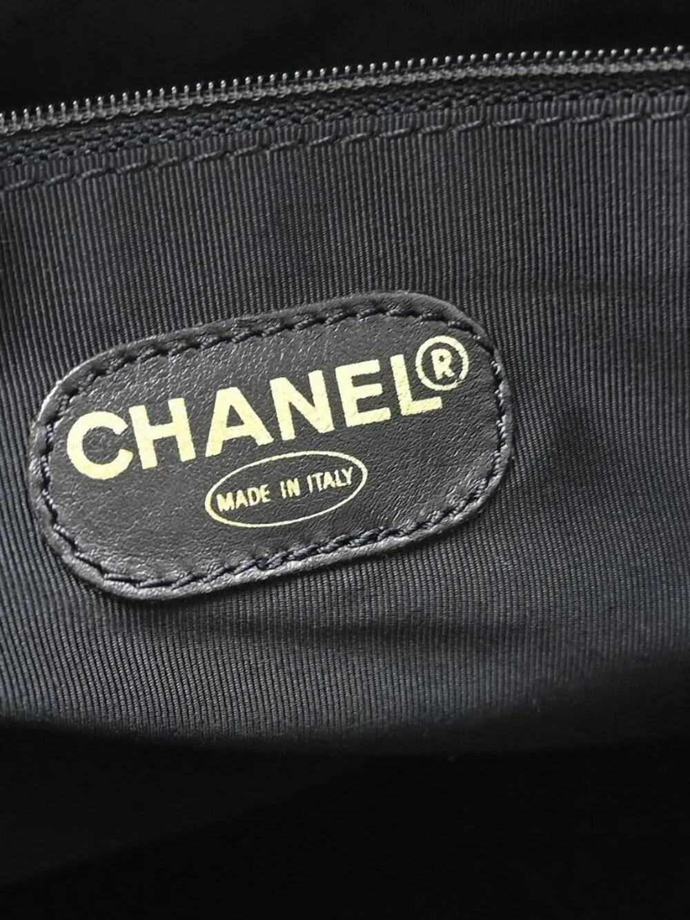 Chanel Black Calfskin Tote Handbag KQ01675